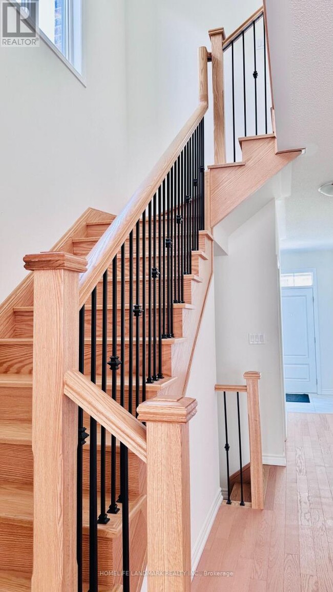 Building Photo - 2924 Nakina St