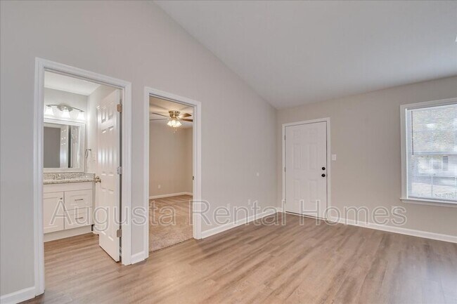 Building Photo - 1531 Abby Way