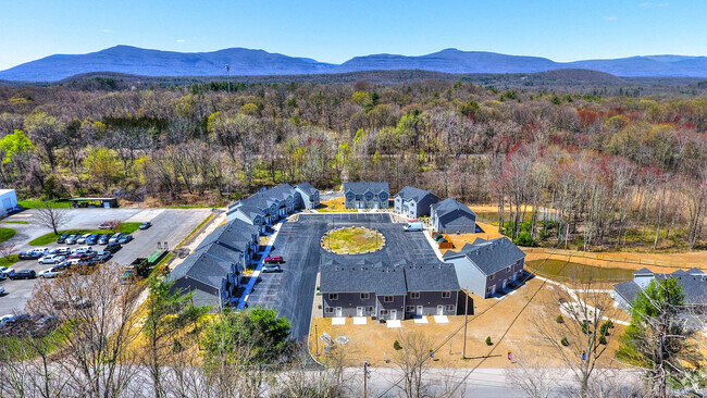 Building Photo - Country Meadows