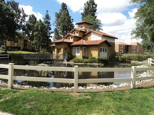 Building Photo - Beautifully Upgraded Condo in Rancho Bernardo