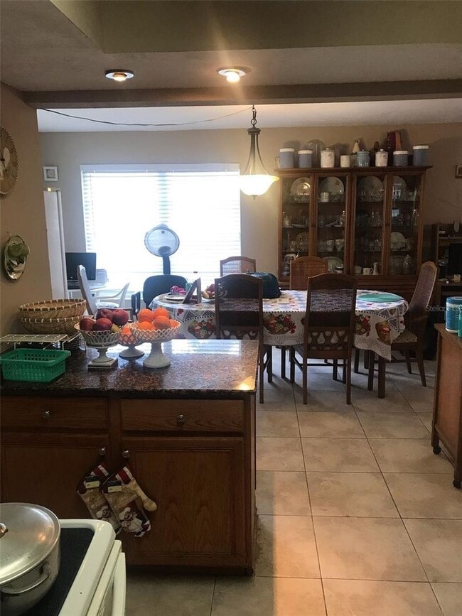 Foto del edificio - Cozy 4 bedroom end unit | Pet friendly!! | Central Sarasota near downtown and beaches