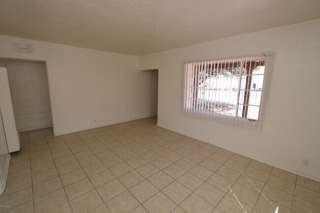 Foto del edificio - 2425 N Los Altos Ave