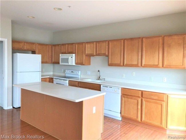 Building Photo - 1375 Raliegh Pl