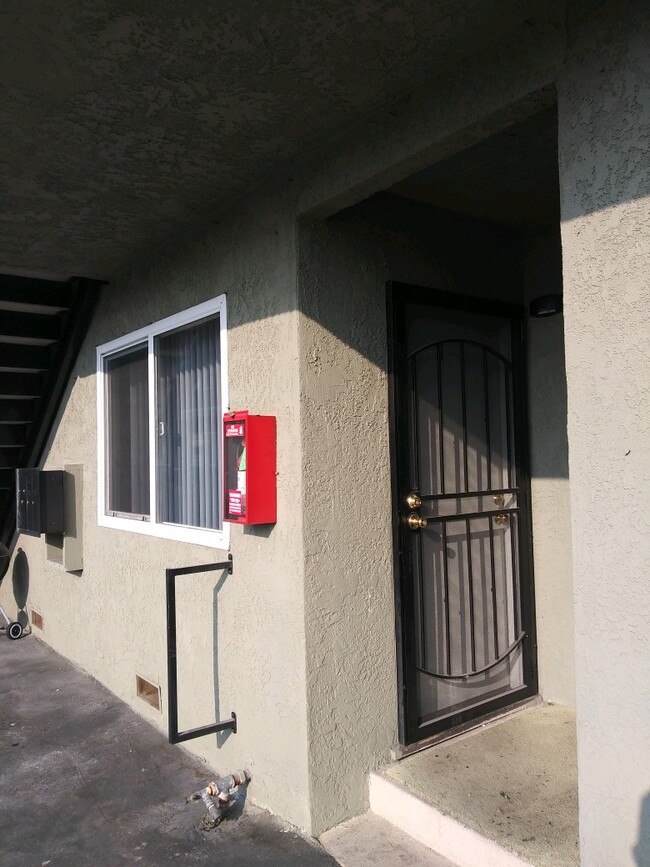 Building Photo - 1426 W Carson St
