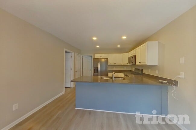 Building Photo - 707 Patriot Ln