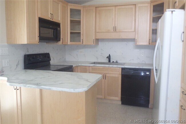 Foto del edificio - 1651 SE 8th St
