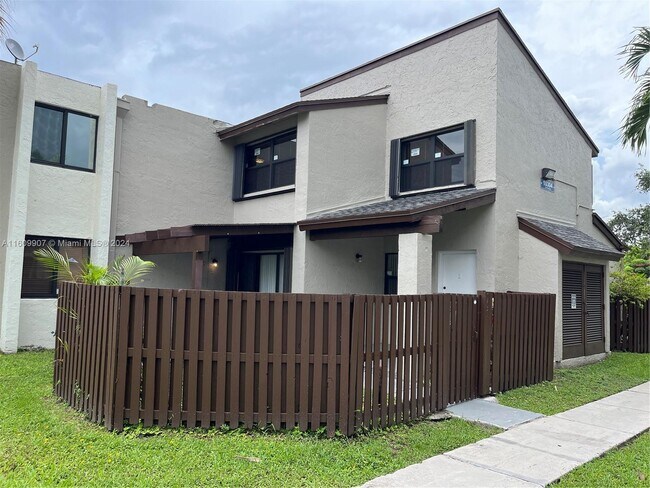 Foto del edificio - 10304 NW 9th St Cir