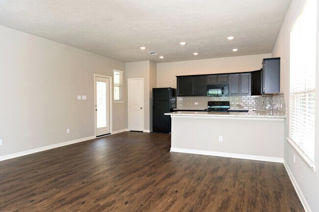 Building Photo - 17320 Cedar Rock Ct