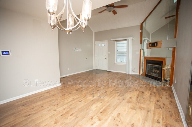 Building Photo - 121 Park Pl Dr