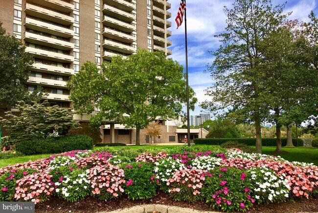 Foto del edificio - 1800 Old Meadow Rd