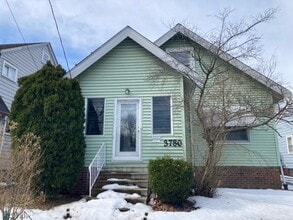 Building Photo - 3780 W 129th St