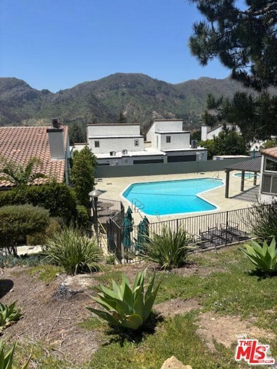 Building Photo - 1644 Palisades Dr