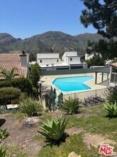 Building Photo - 1644 Palisades Dr