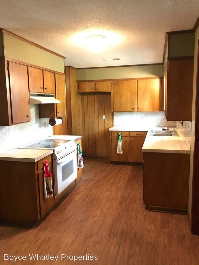 Building Photo - 3 br, 1.5 bath House - 813 Dogwood Tr.
