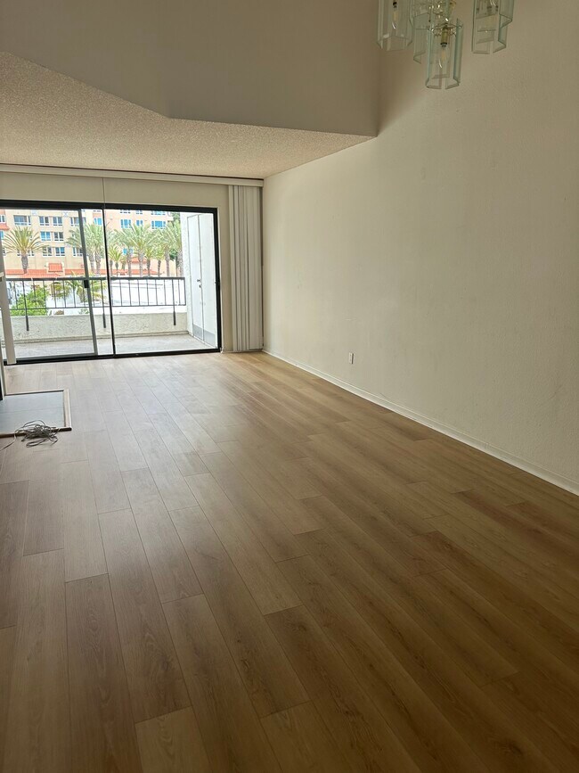 Foto del edificio - 3525 Lebon Dr