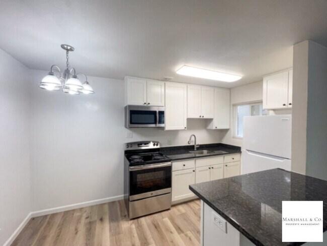 Foto del edificio - GERSTLE PK! QUIET 2BR/1BA, SMALL BLDG,MANY NEW FEATURES!WALK TO TOWN!