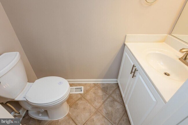 Building Photo - 532 Rhapsody Ct