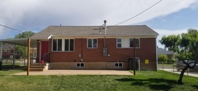 Building Photo - 346 E 4475 S