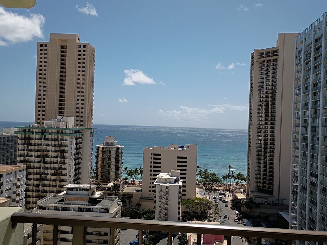 Building Photo - 2440 Kuhio Ave.