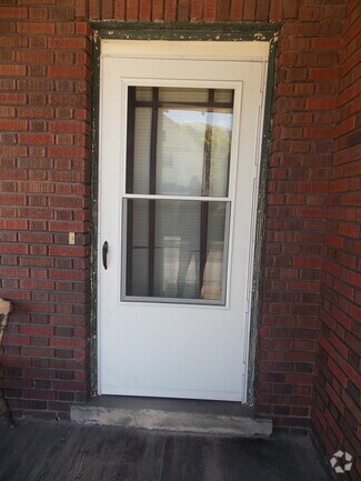 Building Photo - 3611 Maple St