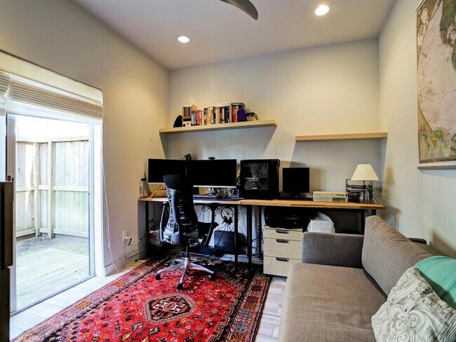 Building Photo - 1401 Fairview St