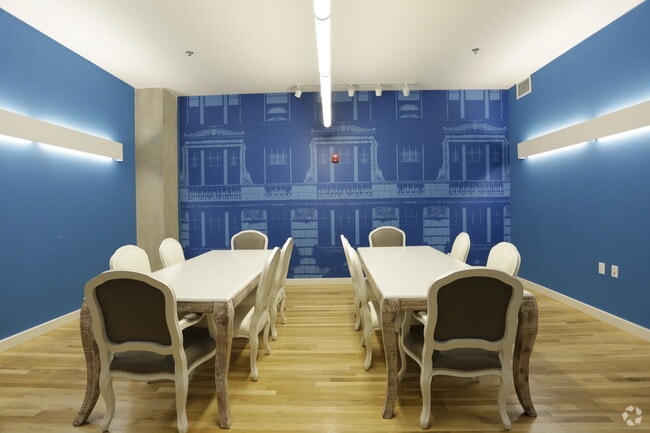 Interior Photo - Bellerive