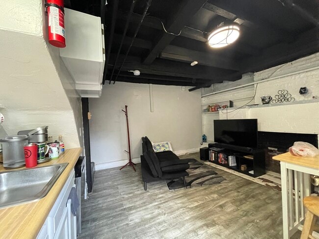 Building Photo - 1 Champney Pl
