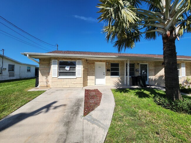 Entrada principal - 12511 1st Is
