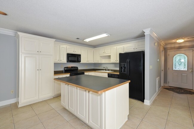 Foto del edificio - Excellent Location - Marietta Townhome - $...