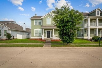 Building Photo - 920 Foxgrove Ln