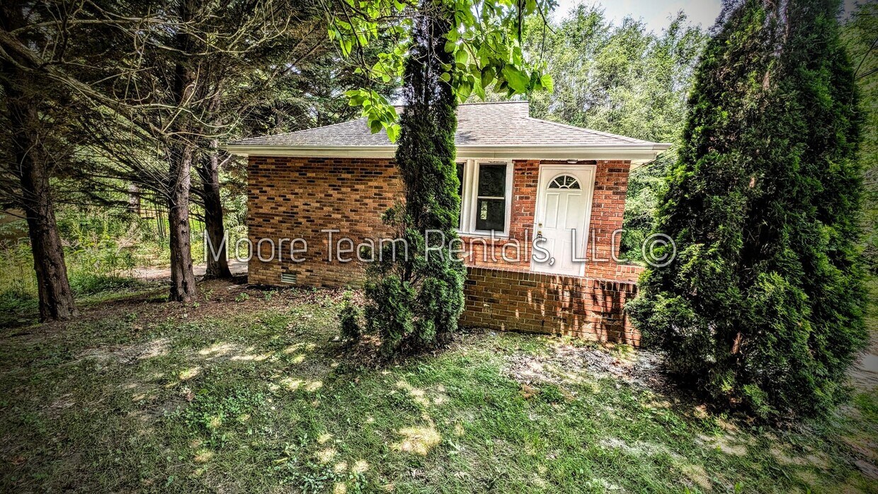 Foto principal - Cozy 1-Bed, 1-Bath Home + Office