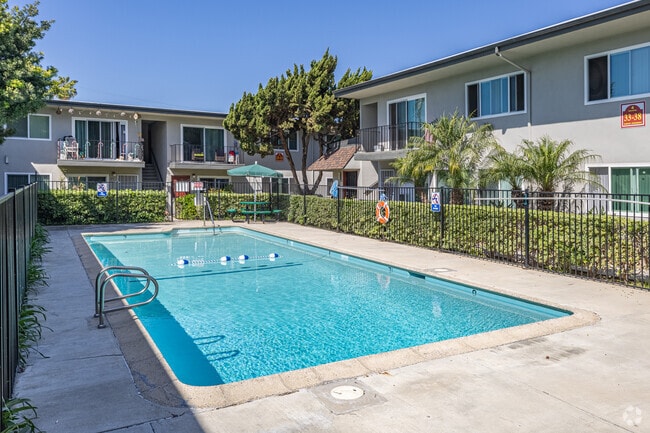 Pool - Camelot Apartments