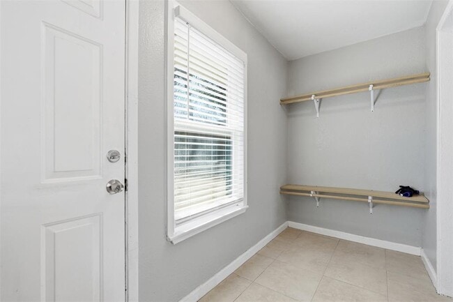 Building Photo - 1103 Floradale Dr