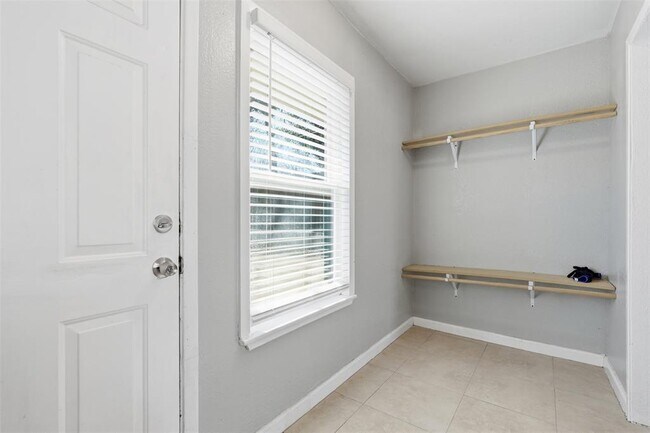 Foto del edificio - 1103 Floradale Dr