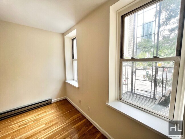 Foto del edificio - WEST BROADWAY