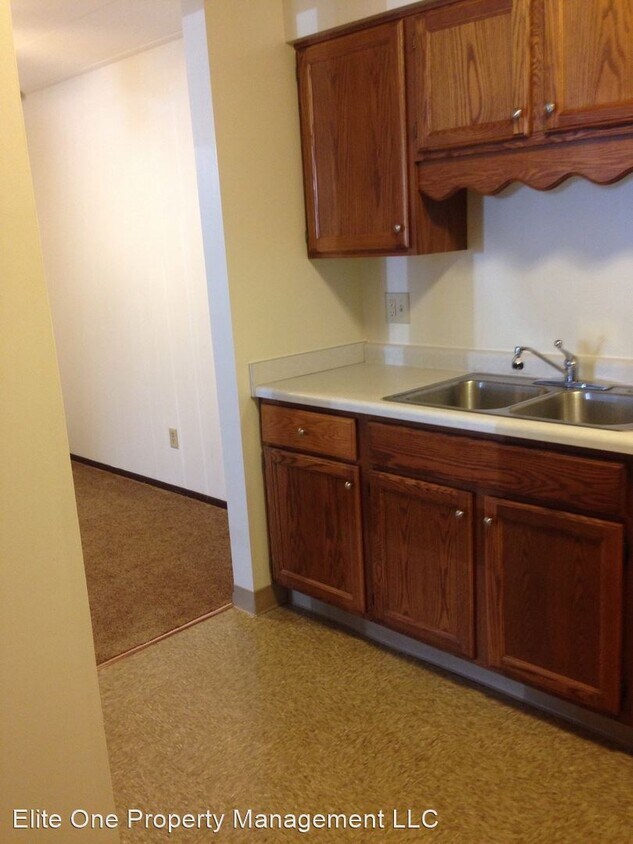2115 Meadow Ln, Schererville, IN 46375 Apartment for Rent in
