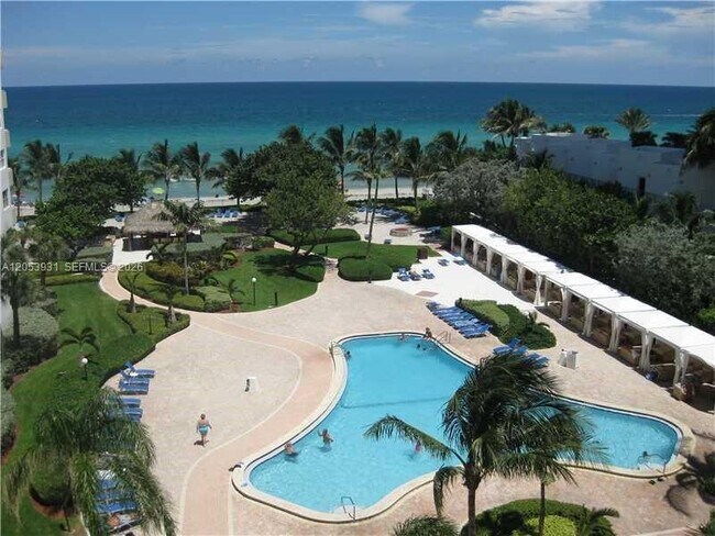Foto del edificio - 3001 S Ocean Dr