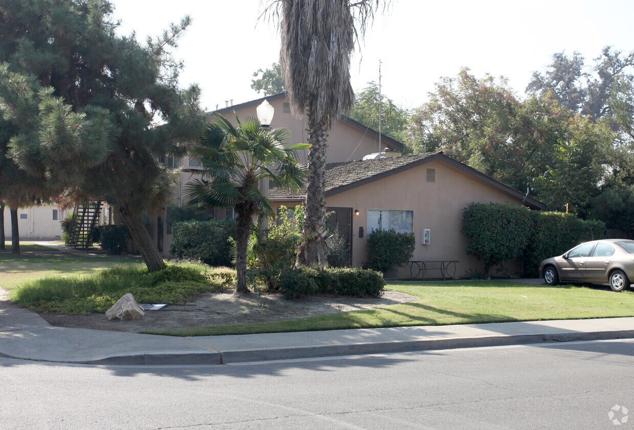 Primary Photo - East Wind Apartments