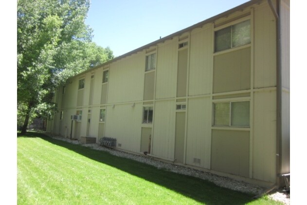 Building Photo - 849 Ouderkirk Ave