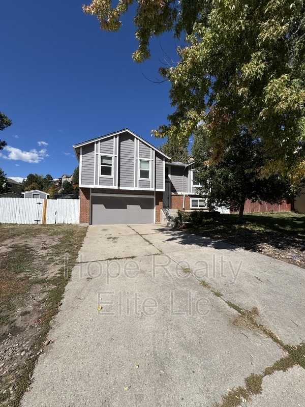 Photo - 6950 Sagewood Ct House