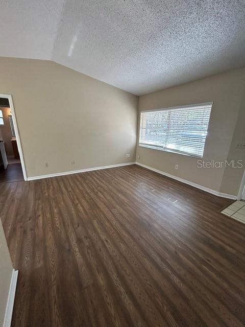 Foto del edificio - 344 Howard Blvd