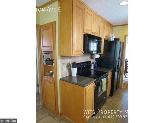 Foto del edificio - 704 Arlington Ave E