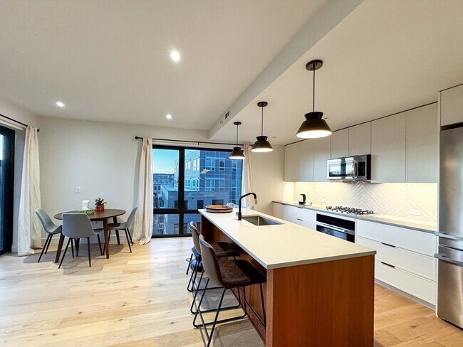 Building Photo - 1 Nevins Hill Way