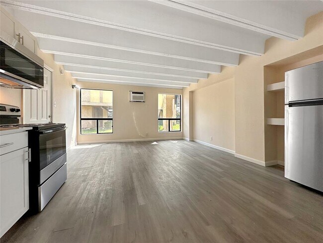Foto del edificio - 5920 Lago Vista Way