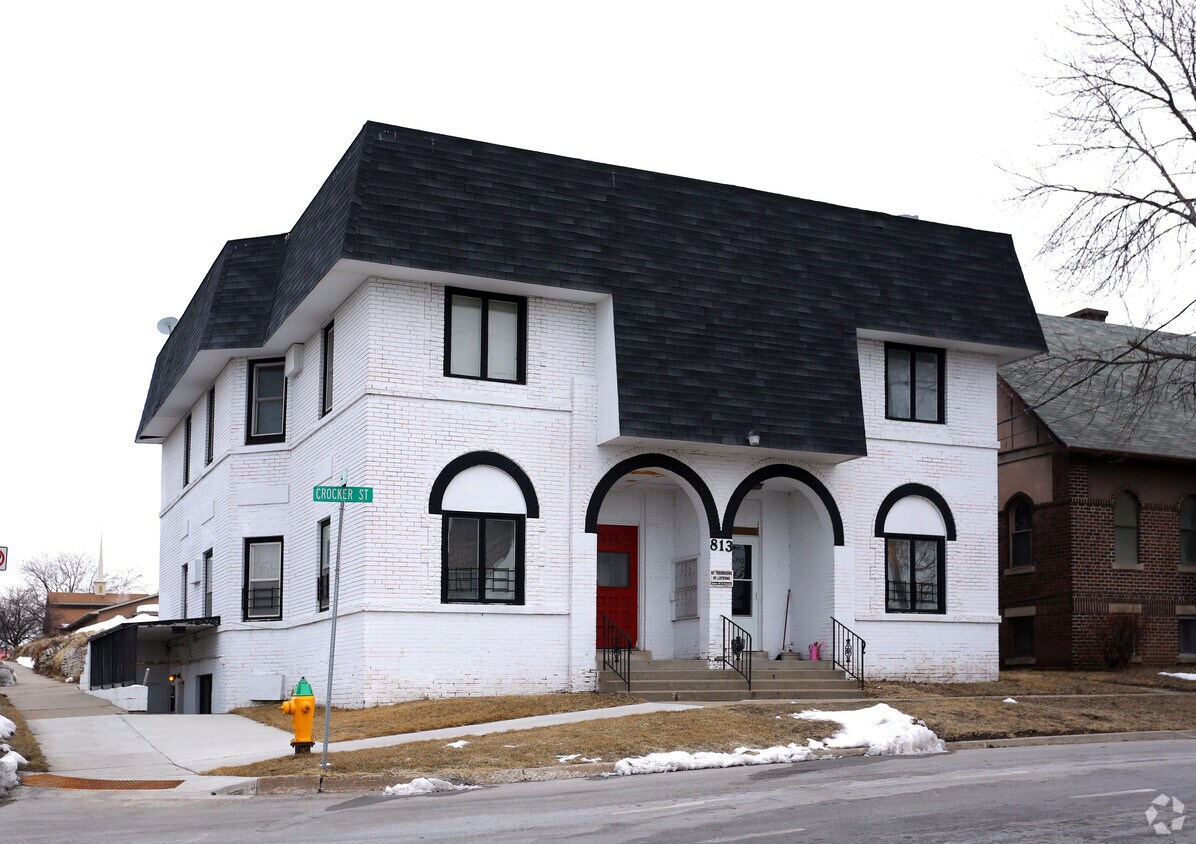 Primary Photo - 813 Crocker St