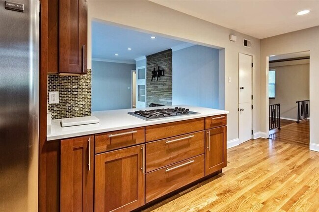 Foto del edificio - 5209 Walnut Grove Rd