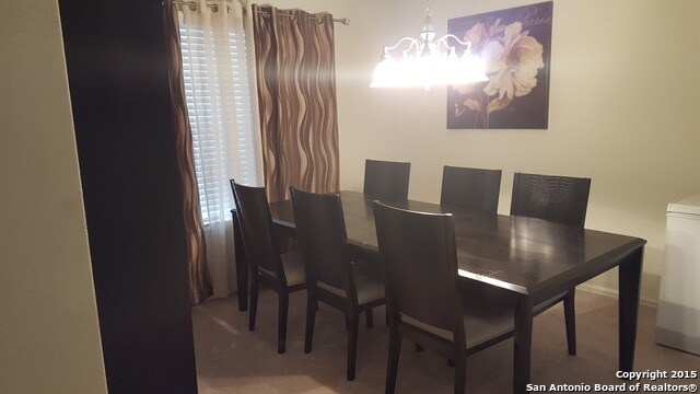 Foto del edificio - 4 bedroom 2 1/2 bath with master downstairs