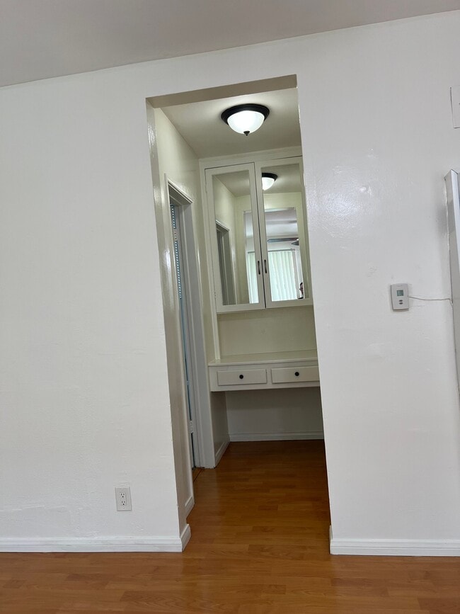 Foto del edificio - 214 W Maple St