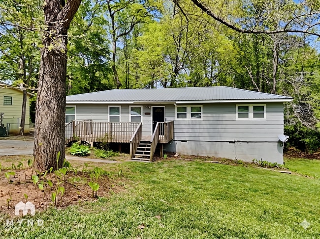 Building Photo - 1407 Sycamore Dr NW