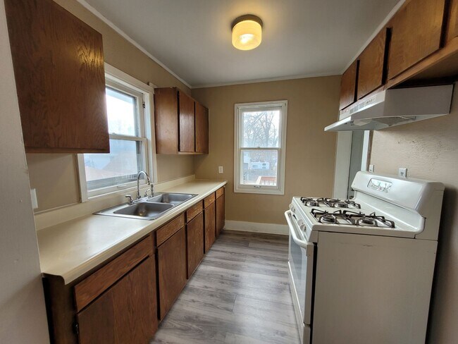 Foto del edificio - 2 Bedroom, 1 Bathroom Home with Deck